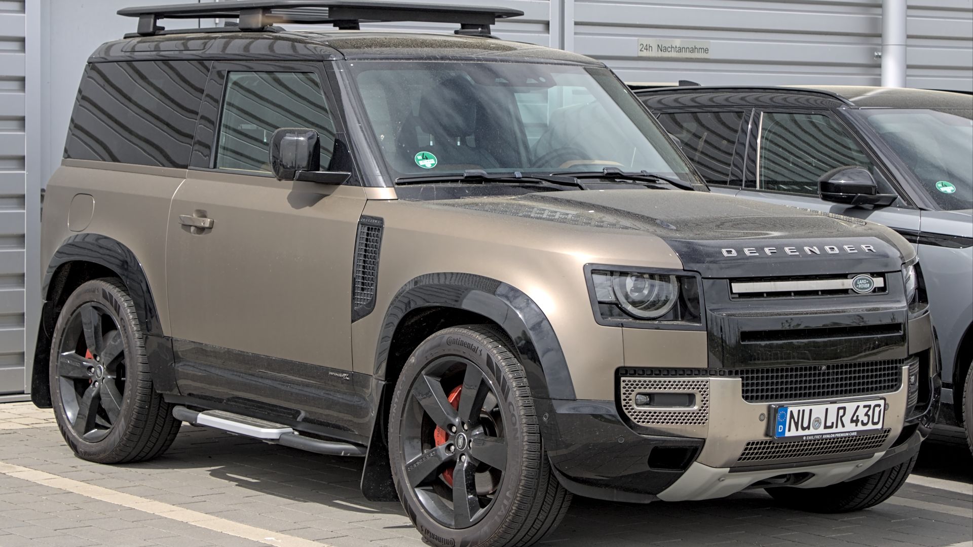 File:Land Rover Defender 90 (L663) IMG 9441.jpg