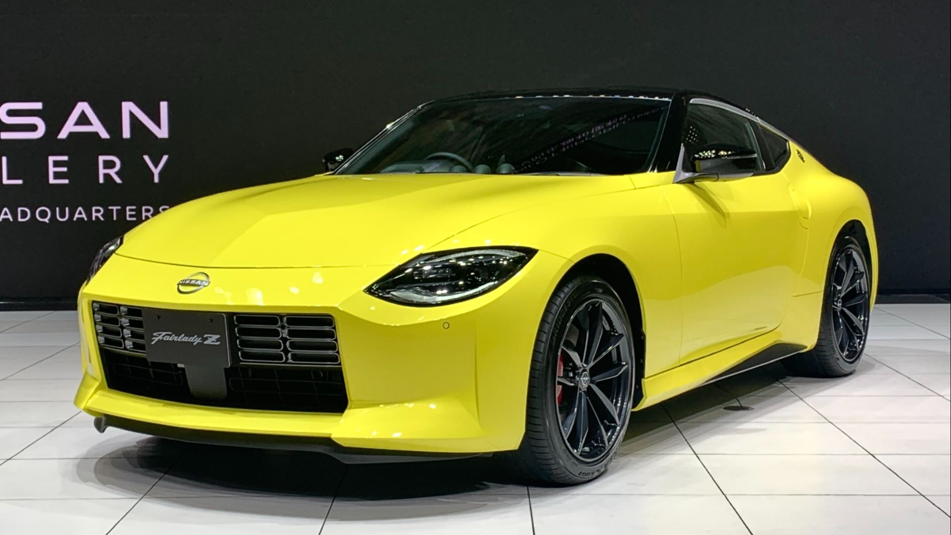 File:Nissan FAIRLADY Z (Z34) Version ST, 2022, left-front.jpg