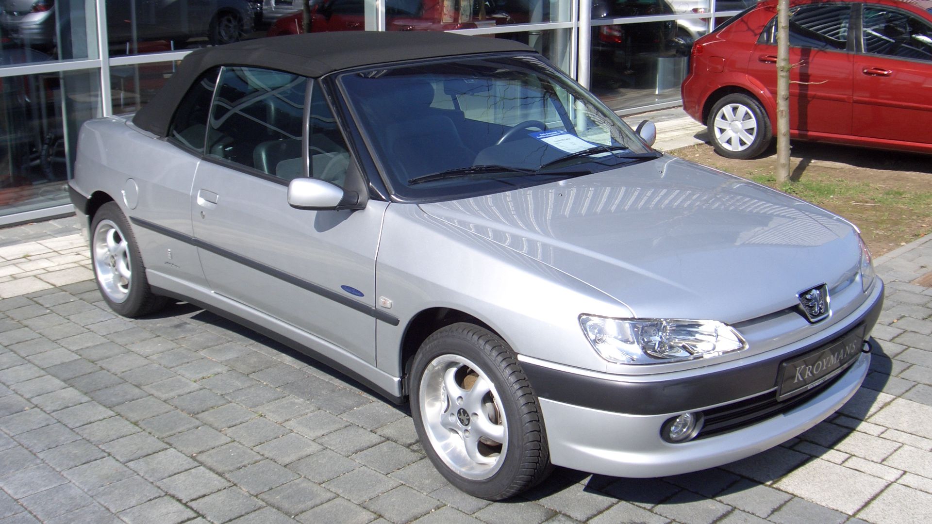 File:Peugeot 306 Cabrio 1993-2001 special edition SAINT-TROPEZ frontright 2008-03-23 U.jpg