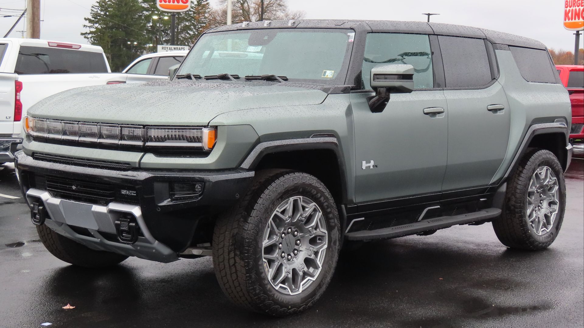 File:2024 GMC Hummer EV3X SUV, front left, 10-29-2023.jpg