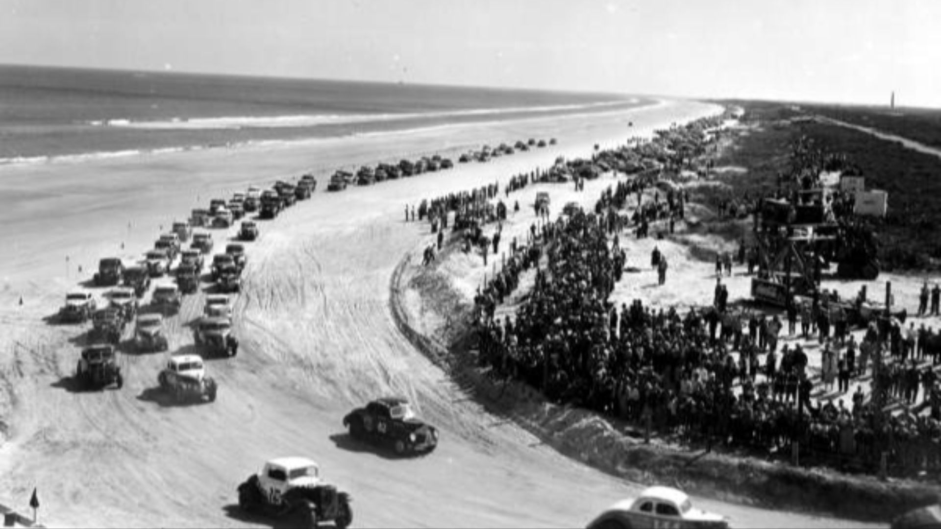 File:Racing at Daytona Beach, Florida (9159397182).jpg