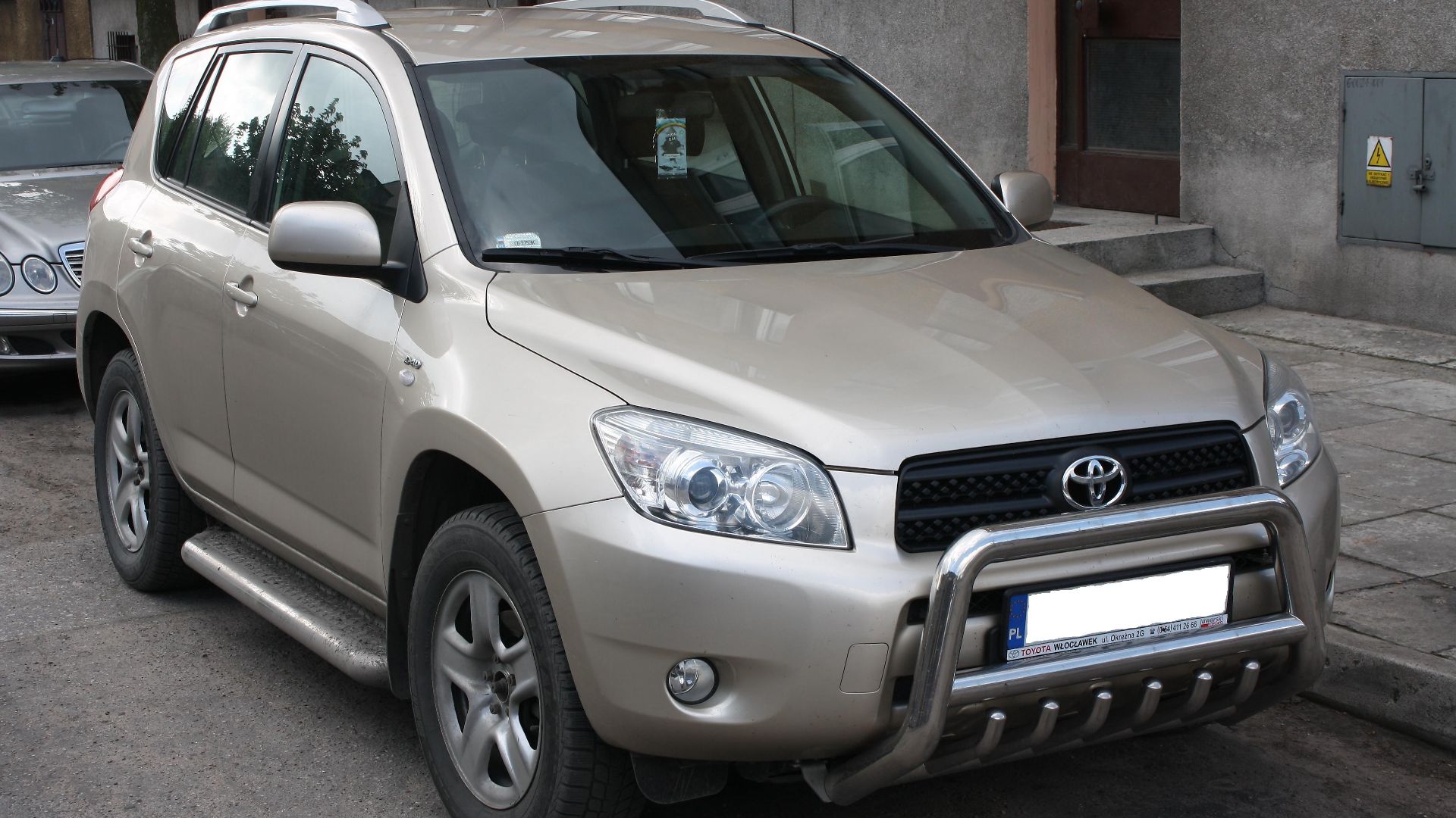 File:Toyota RAV4 (2010).JPG