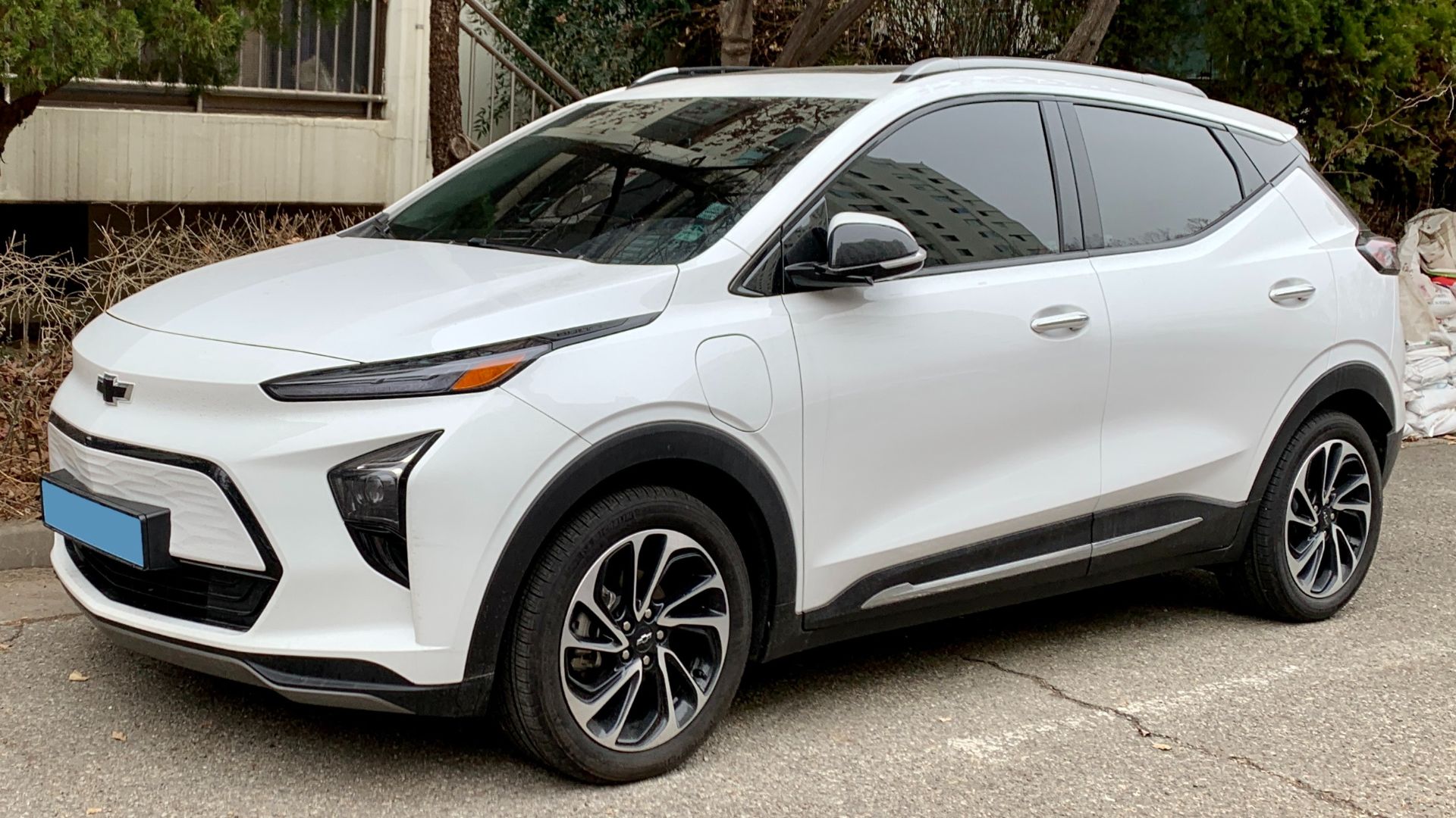 File:0 Chevrolet Bolt EUV 3.jpg