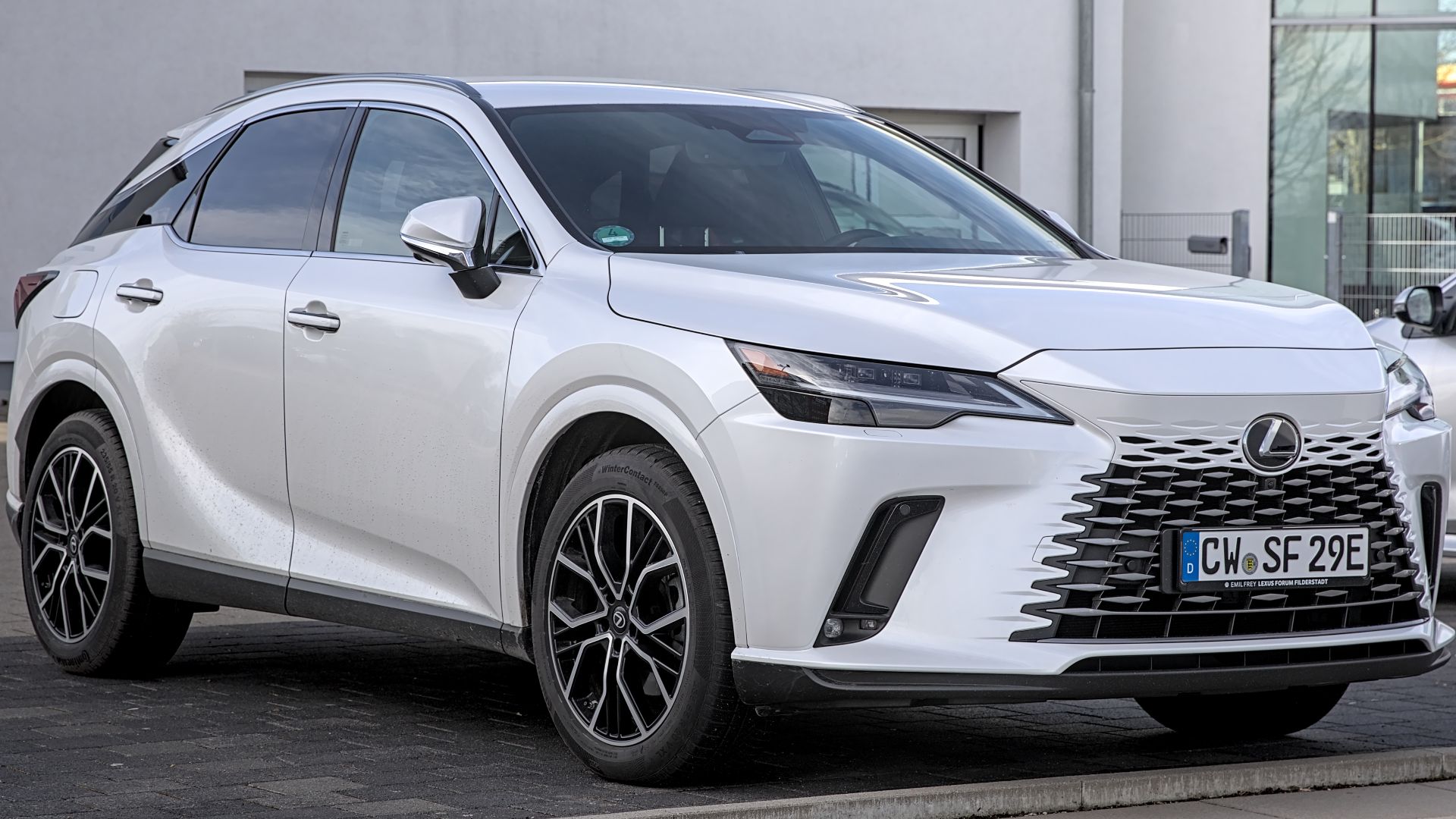 File:Lexus RX 450h+ (AALH16) 1X7A1930.jpg