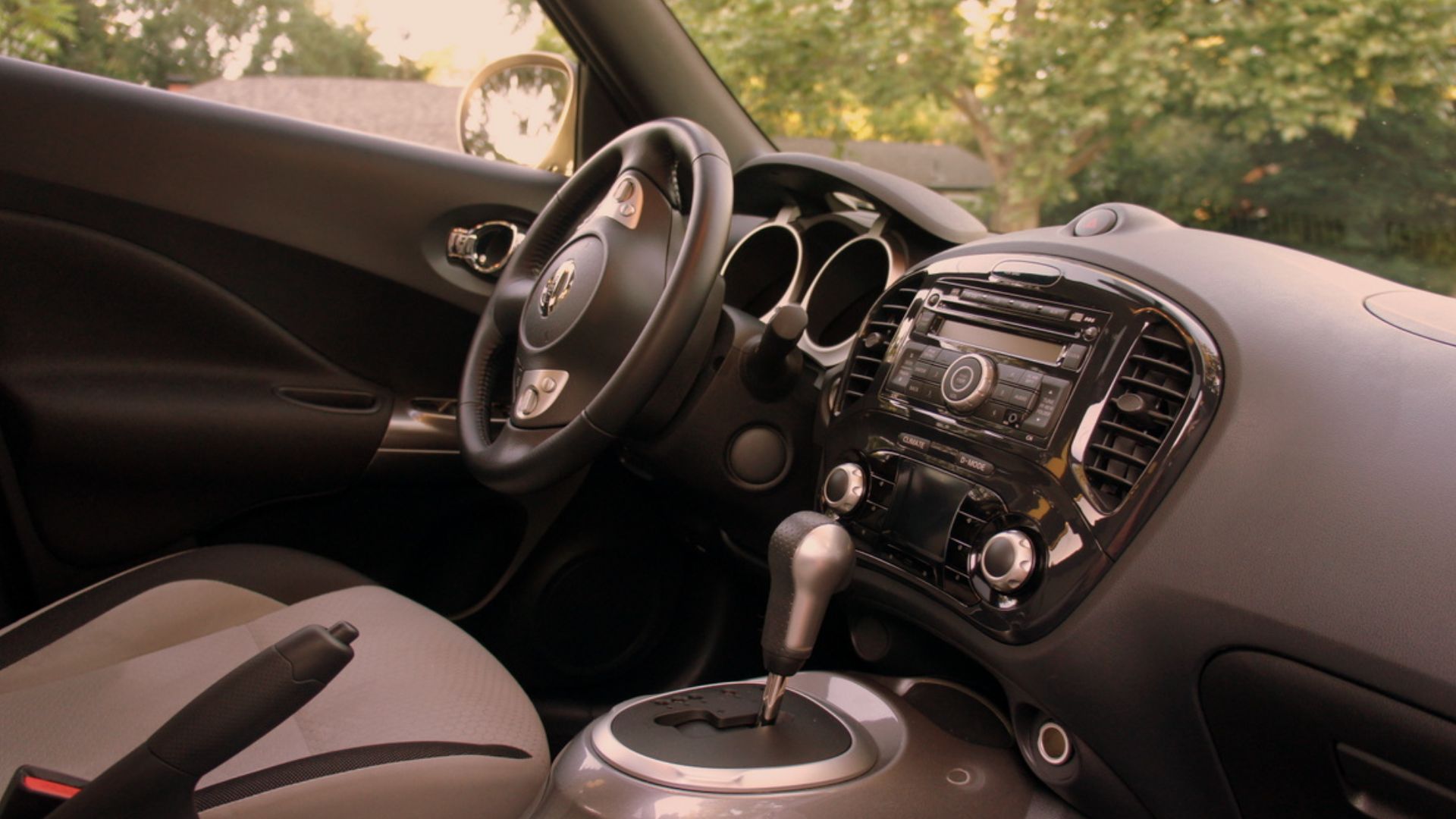 File:Driver's Side - 2012 Nissan Juke (7414527596).jpg