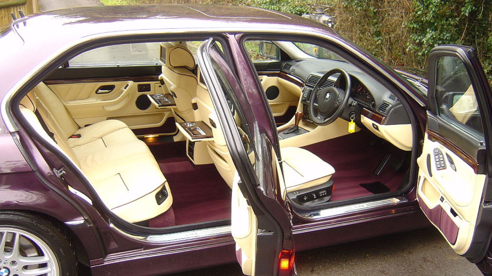 File:BMW 750iL (3069441954).jpg