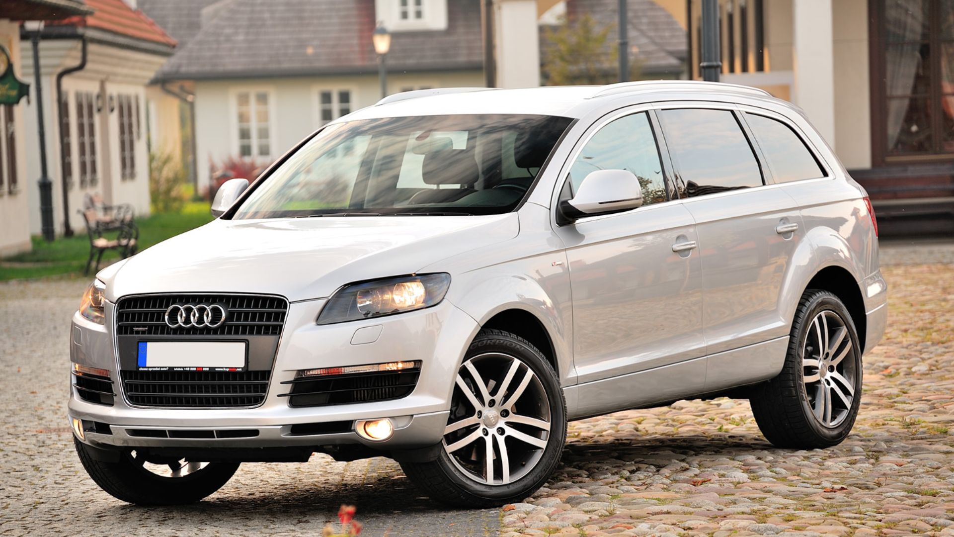 File:Audi Q7 4x4.jpg