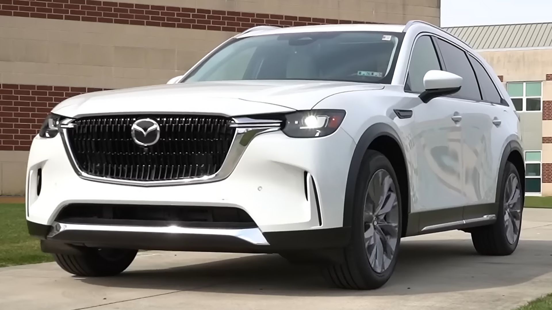 File:2024 Mazda CX-90 (United States) front view.png