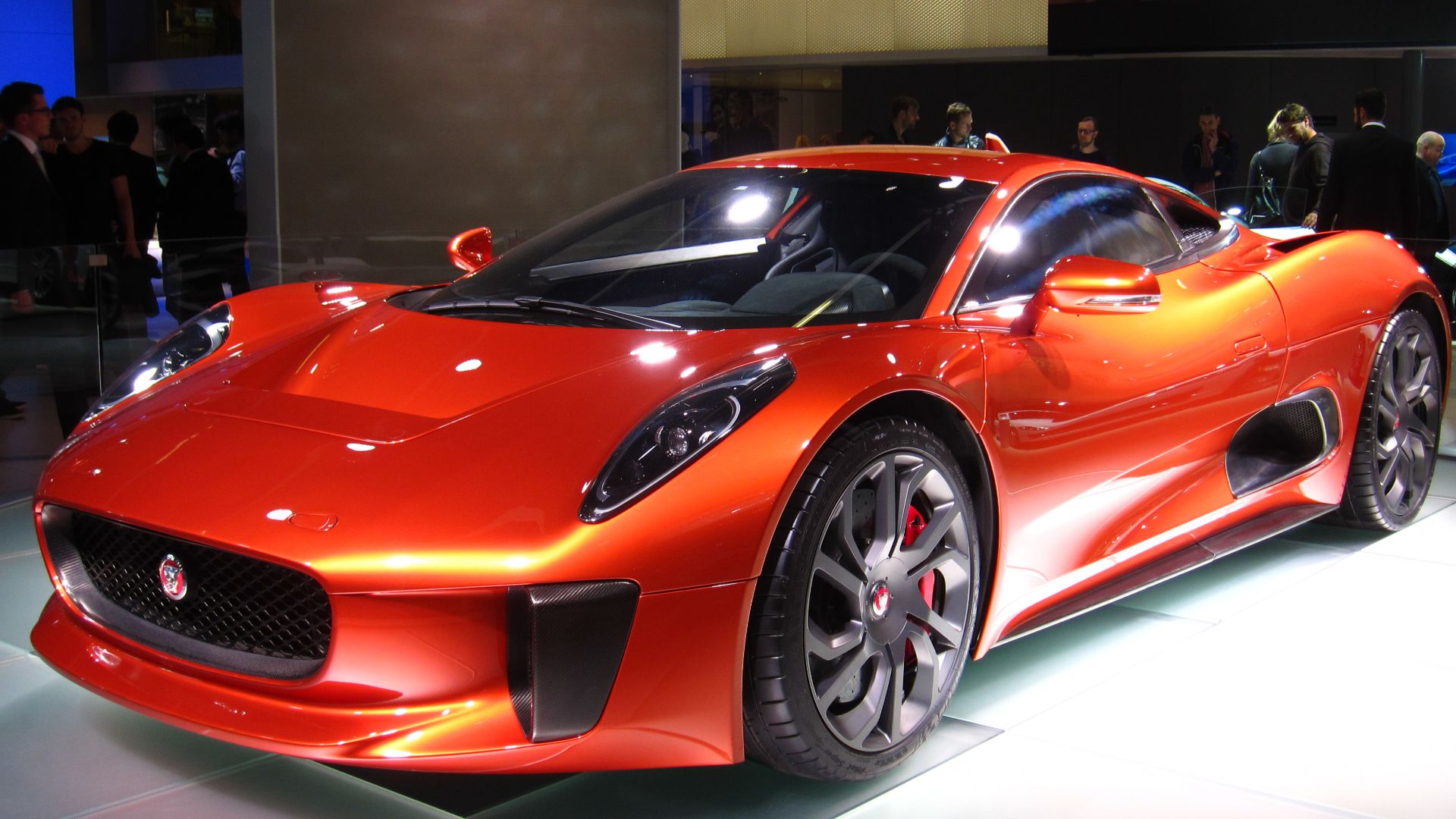 File:Jaguar C-X75 Concept at IAA Frankfurt 2015.jpg