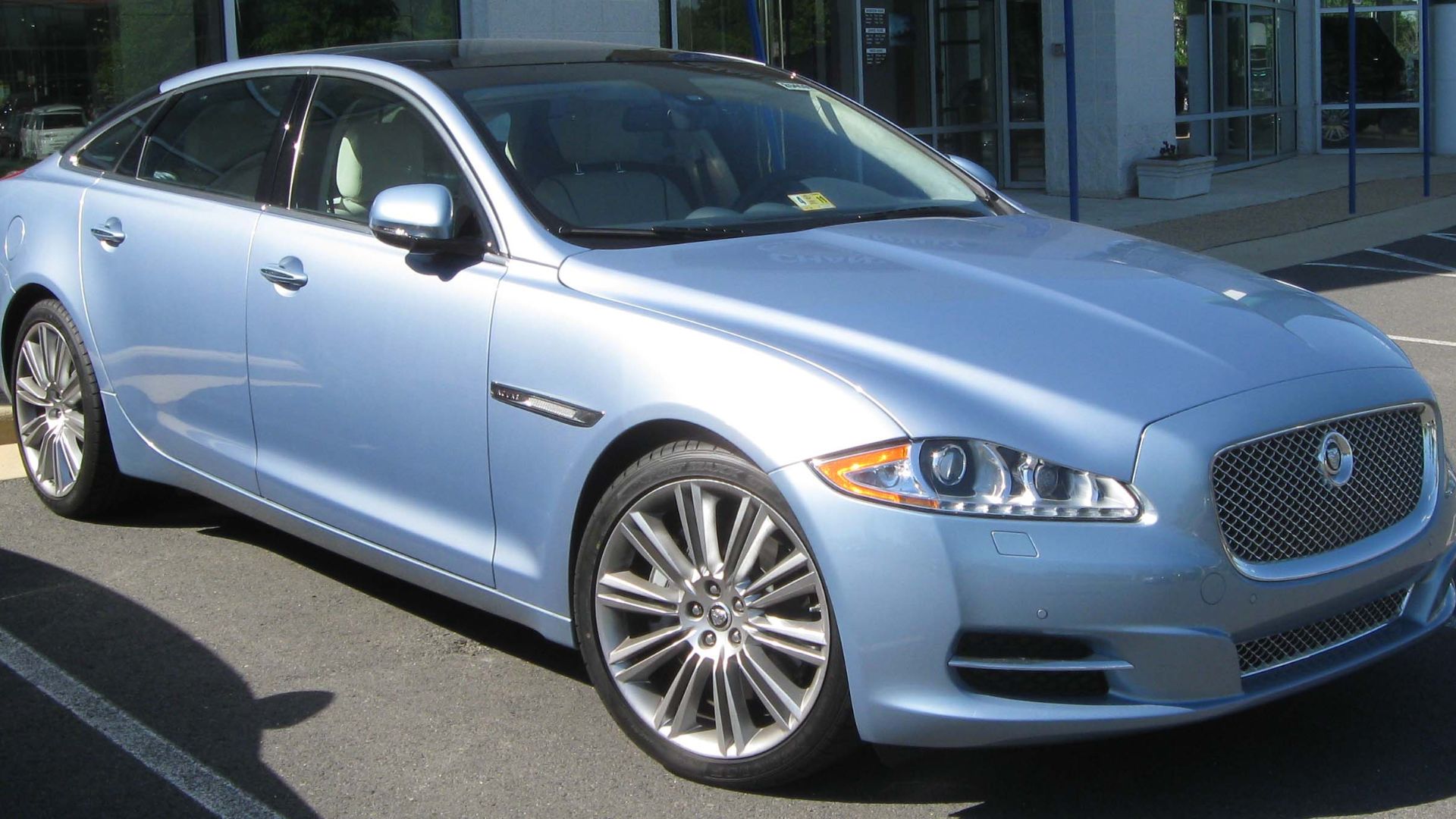 File:2011 Jaguar XJ-L -- 05-05-2010.jpg