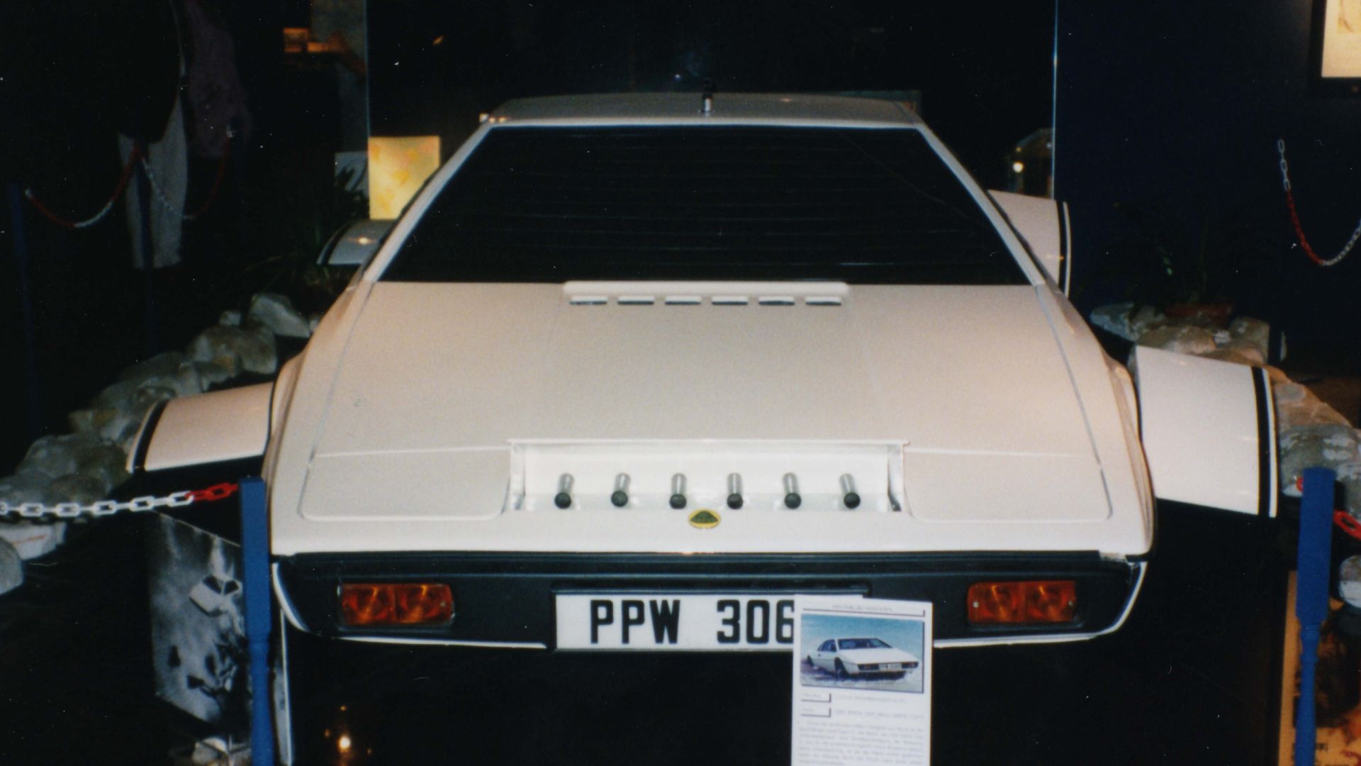 File:TSWLM-LotusEsprit.jpg
