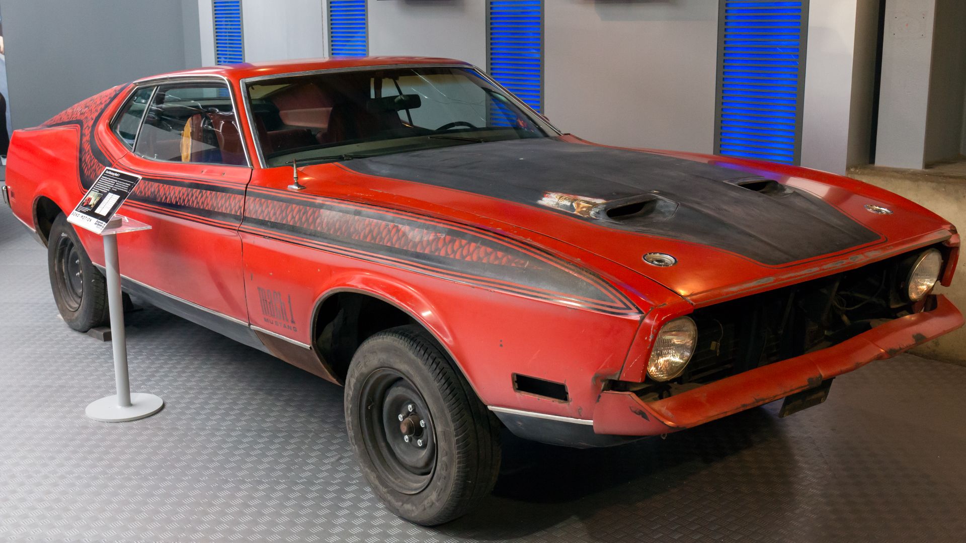 File:Ford Mustang Mach 1 (Diamonds Are Forever) front-right National Motor Museum, Beaulieu.jpg