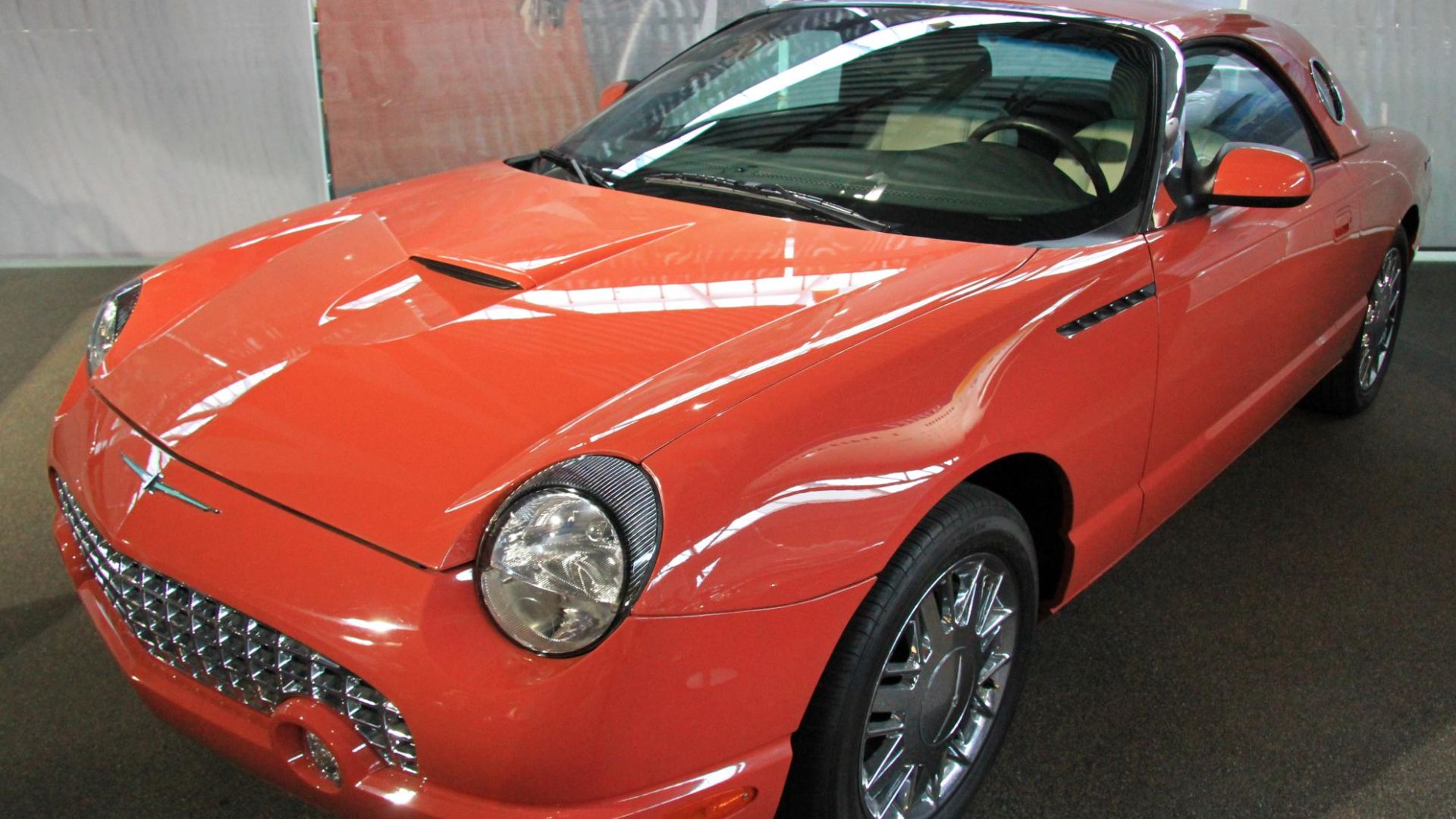 File:Ford Thunderbird (Die Another Day) front-left National Motor Museum, Beaulieu.jpg