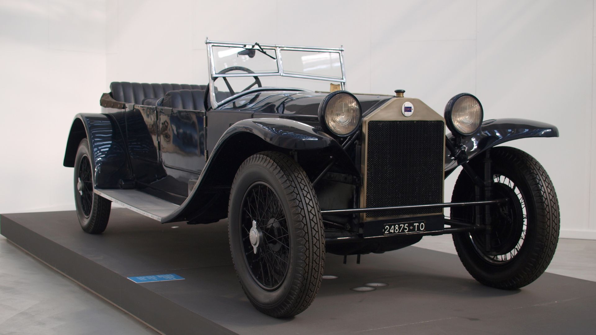 File:Lancia Lambda - L'evoluzione dell'automobile (3800411693).jpg