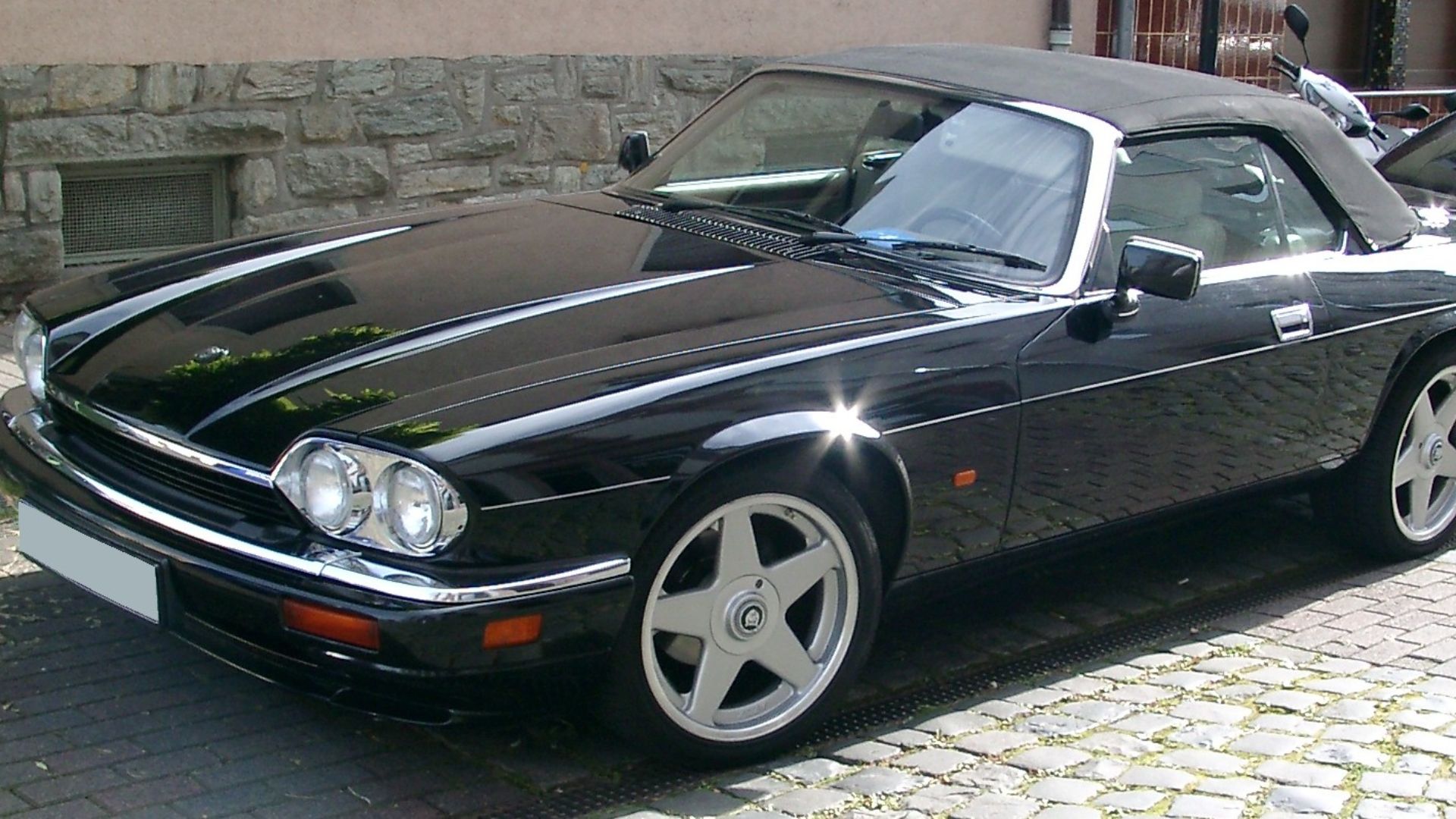 File:Jaguar XJS Cabrio front 20070920.jpg