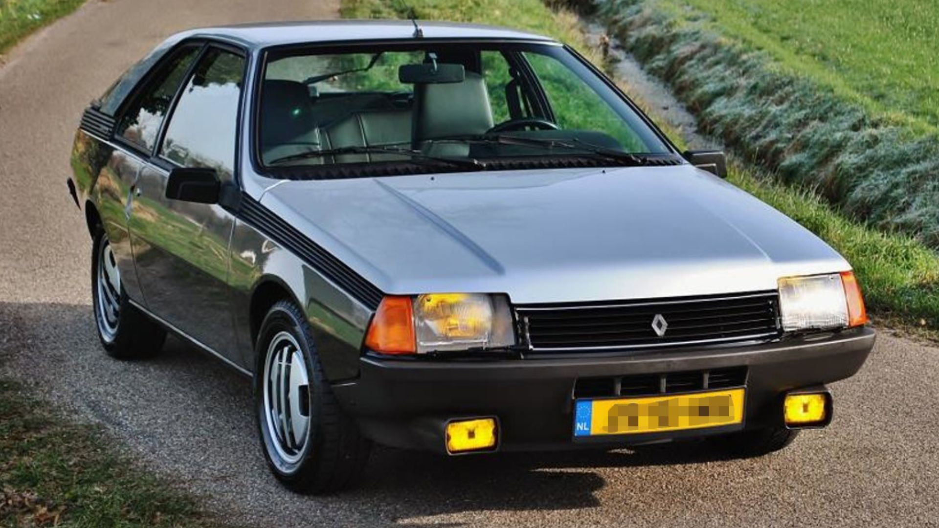 File:Renault-fuego front.jpg