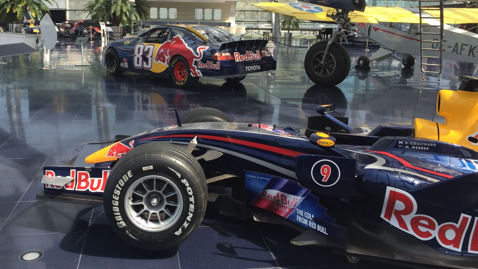 File:Hangar 7, Salzburg (17311697172).jpg