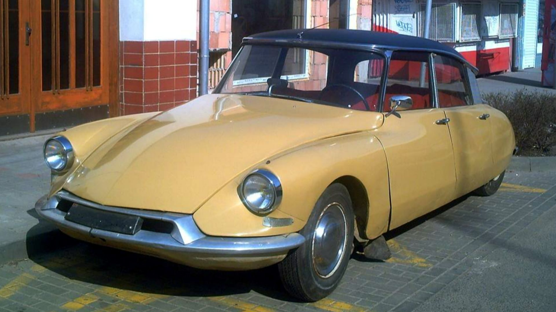 File:Citroen DS 19.JPG