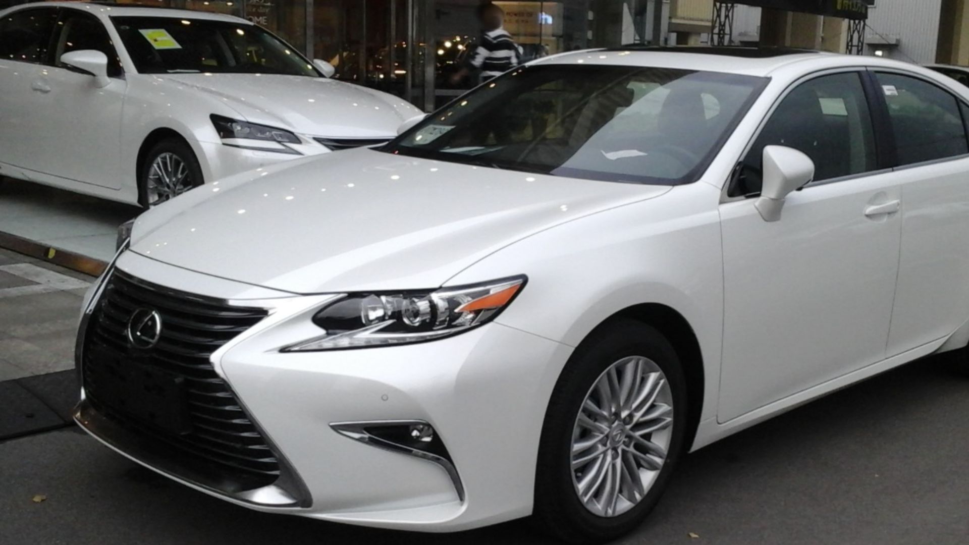 File:Lexus ES XV60 facelift 01 China 2016-04-16.jpg