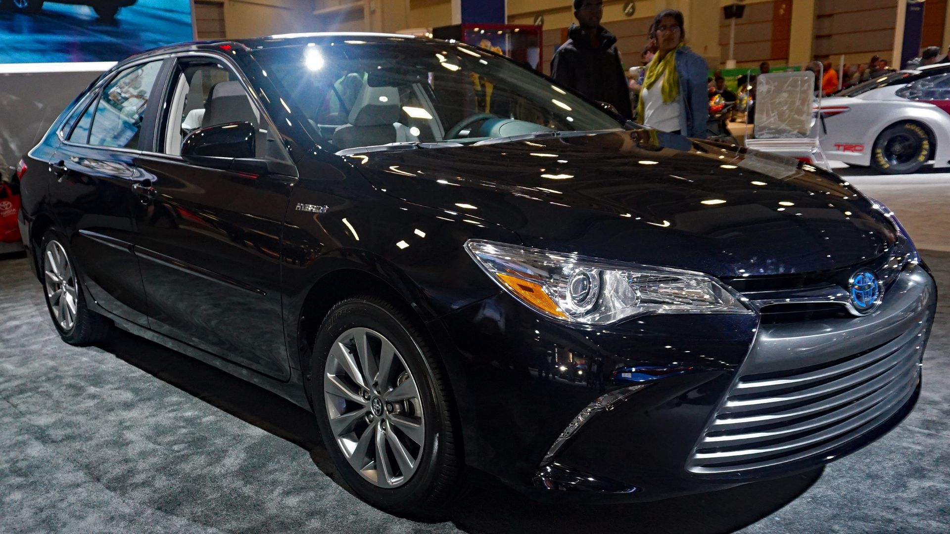 File:2017 Toyota Camry Hybrid WAS 2017 1708.jpg
