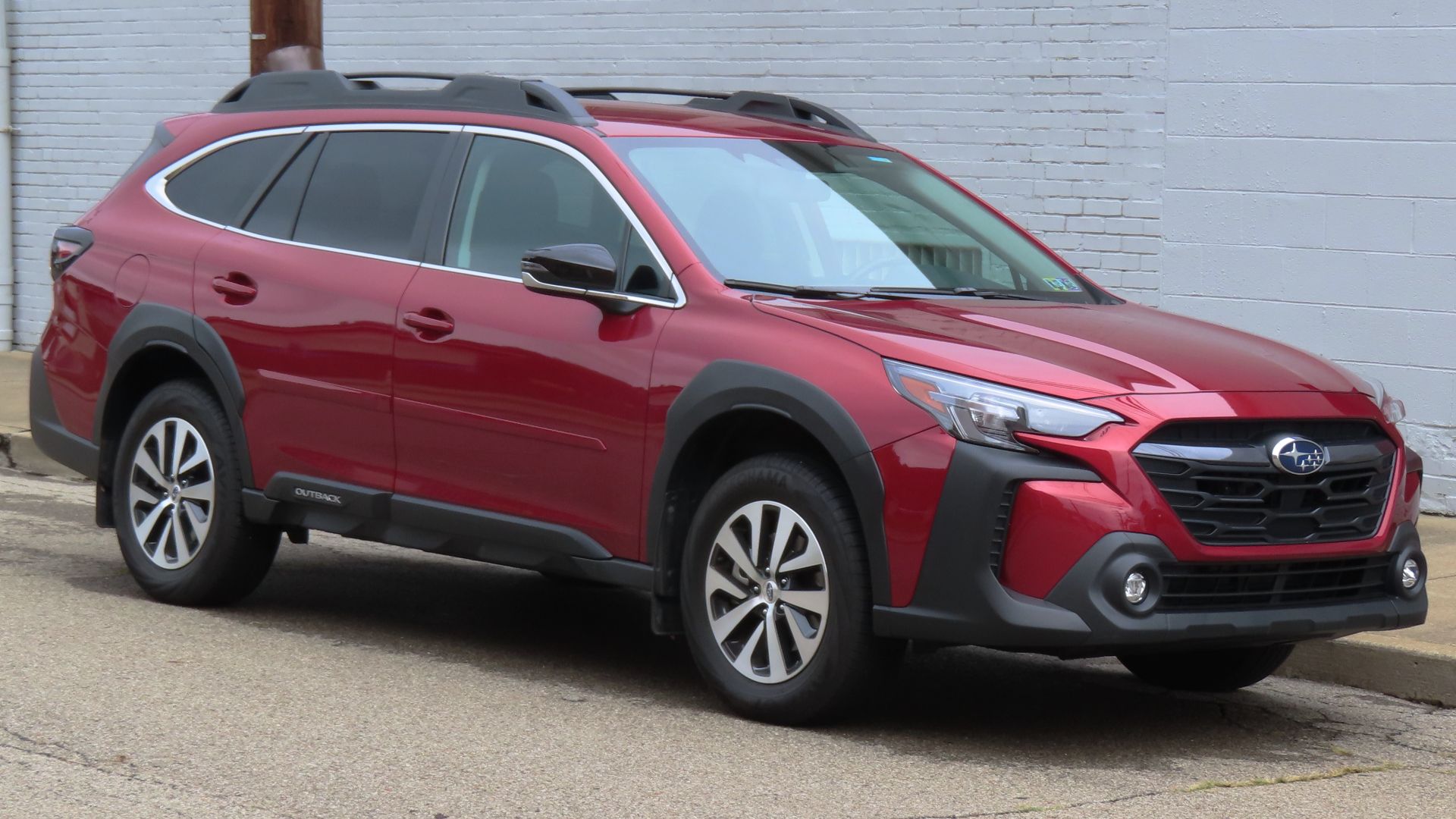 File:2023 Subaru Outback Premium, front right, 09-09-2023.jpg