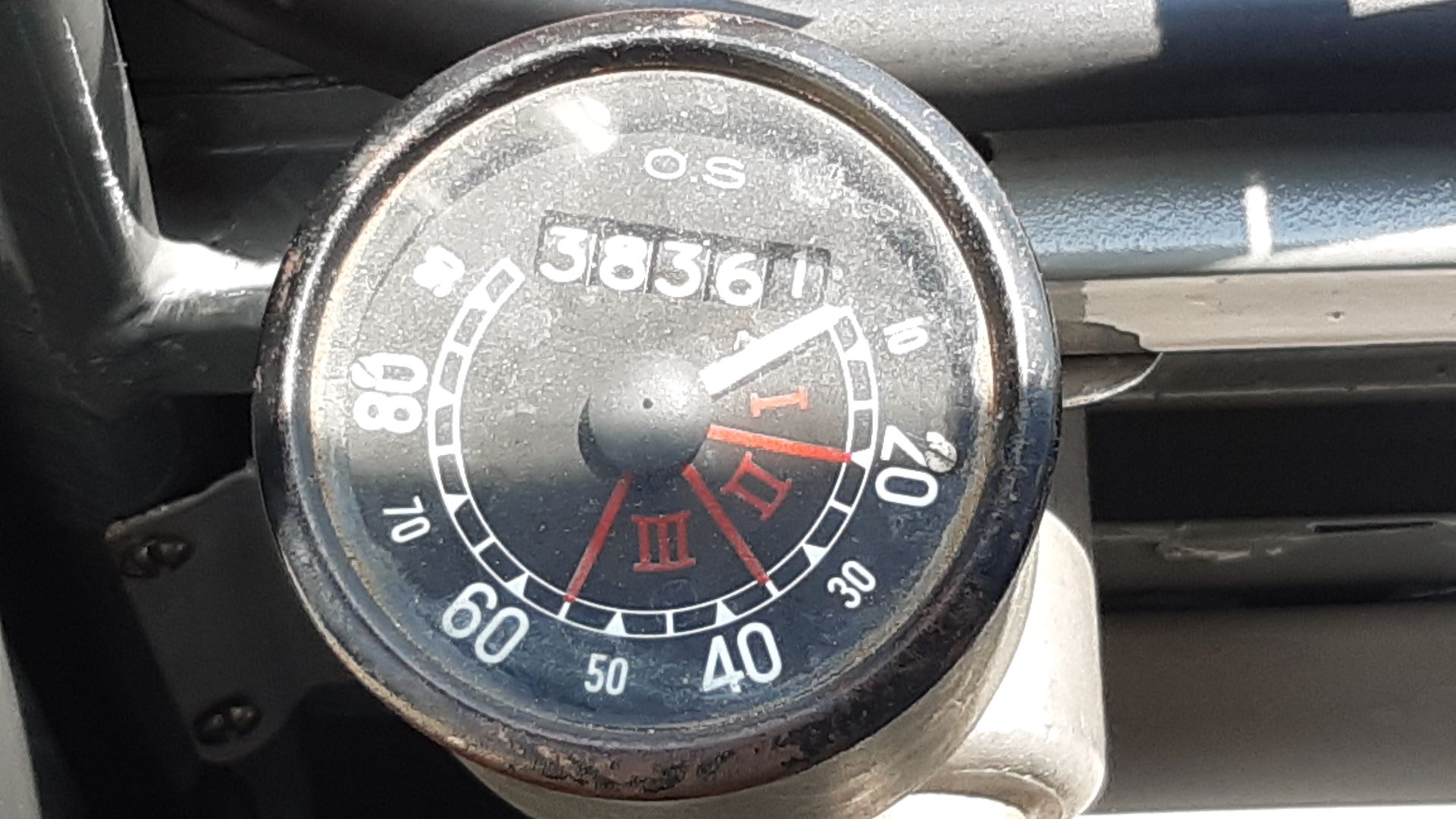 File:2CV Speedometer.jpg