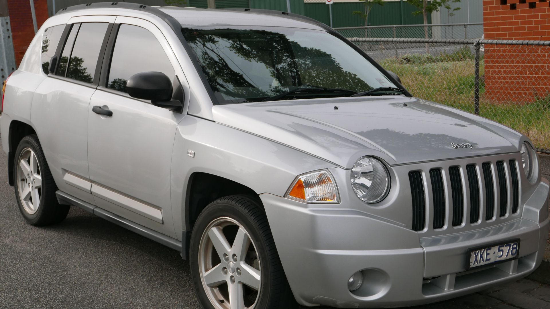File:2008 Jeep Compass (MK MY08) Limited 2.4 wagon (2015-11-11) 01.jpg