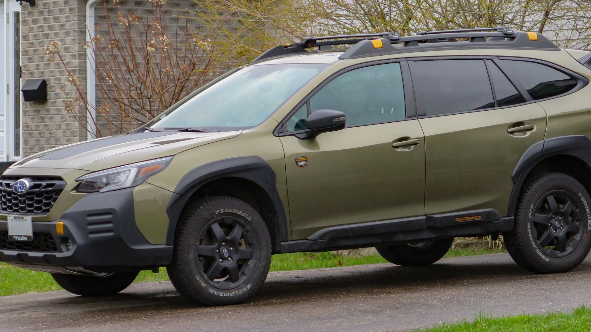 File:2023 Subaru Outback Wilderness in Autumn Green Metallic, Front Left, 04-29-2023.jpg