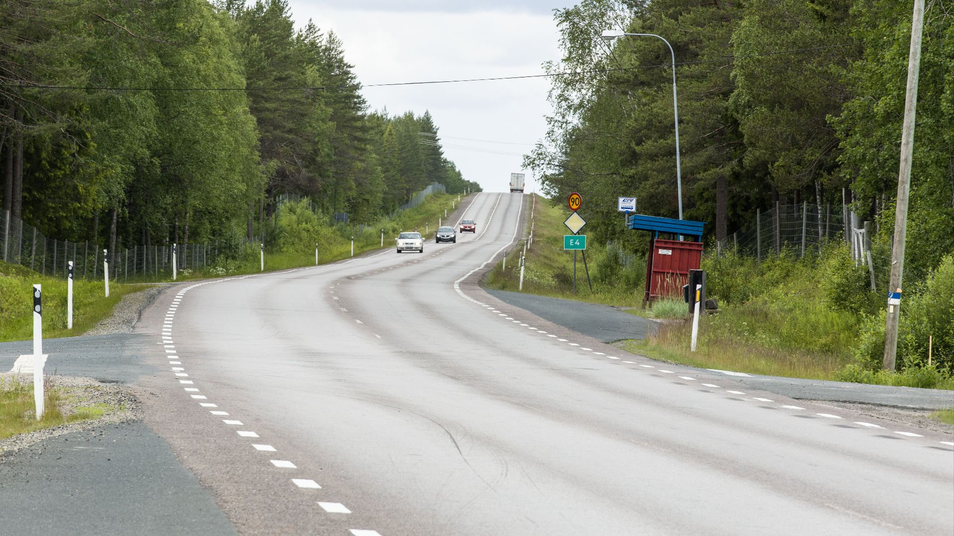File:E4 Road in Northenmost Sweden.jpg