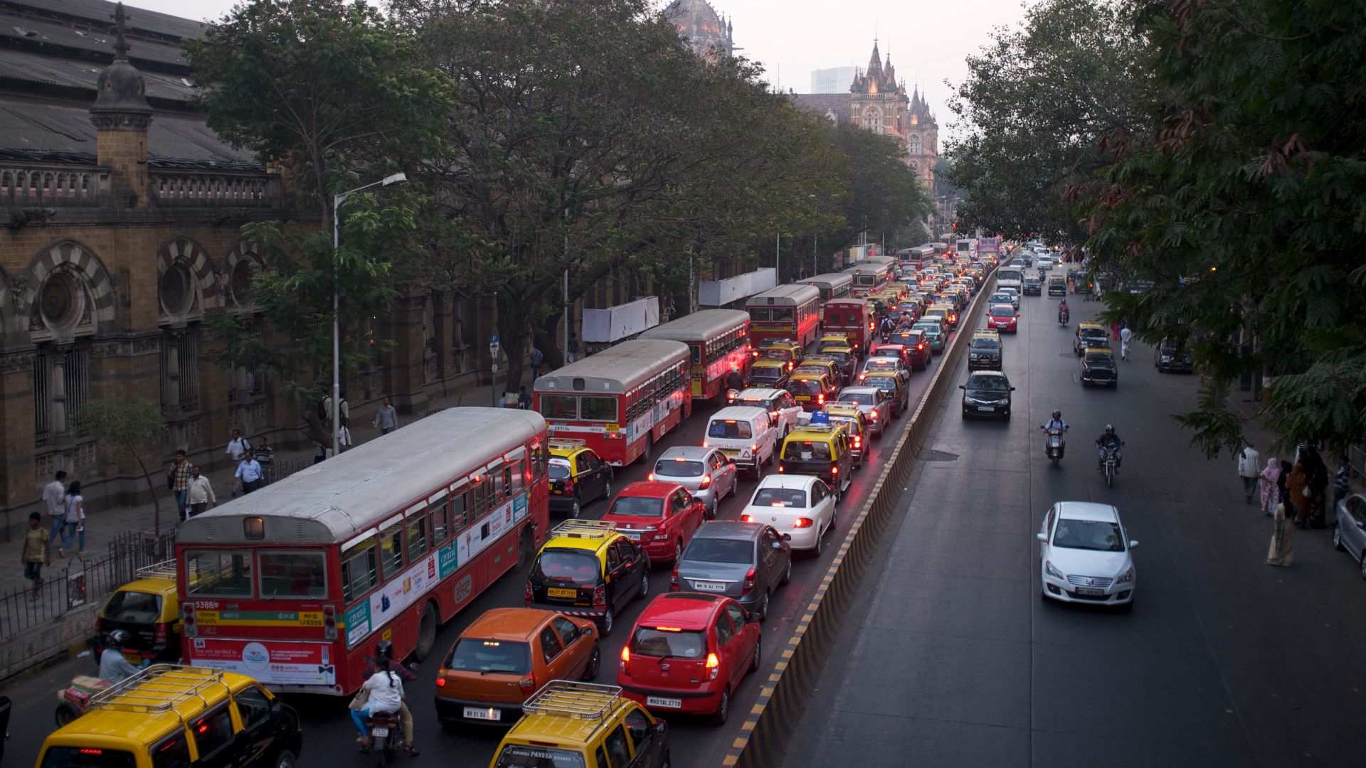 File:Mumbai, India (21007866768).jpg