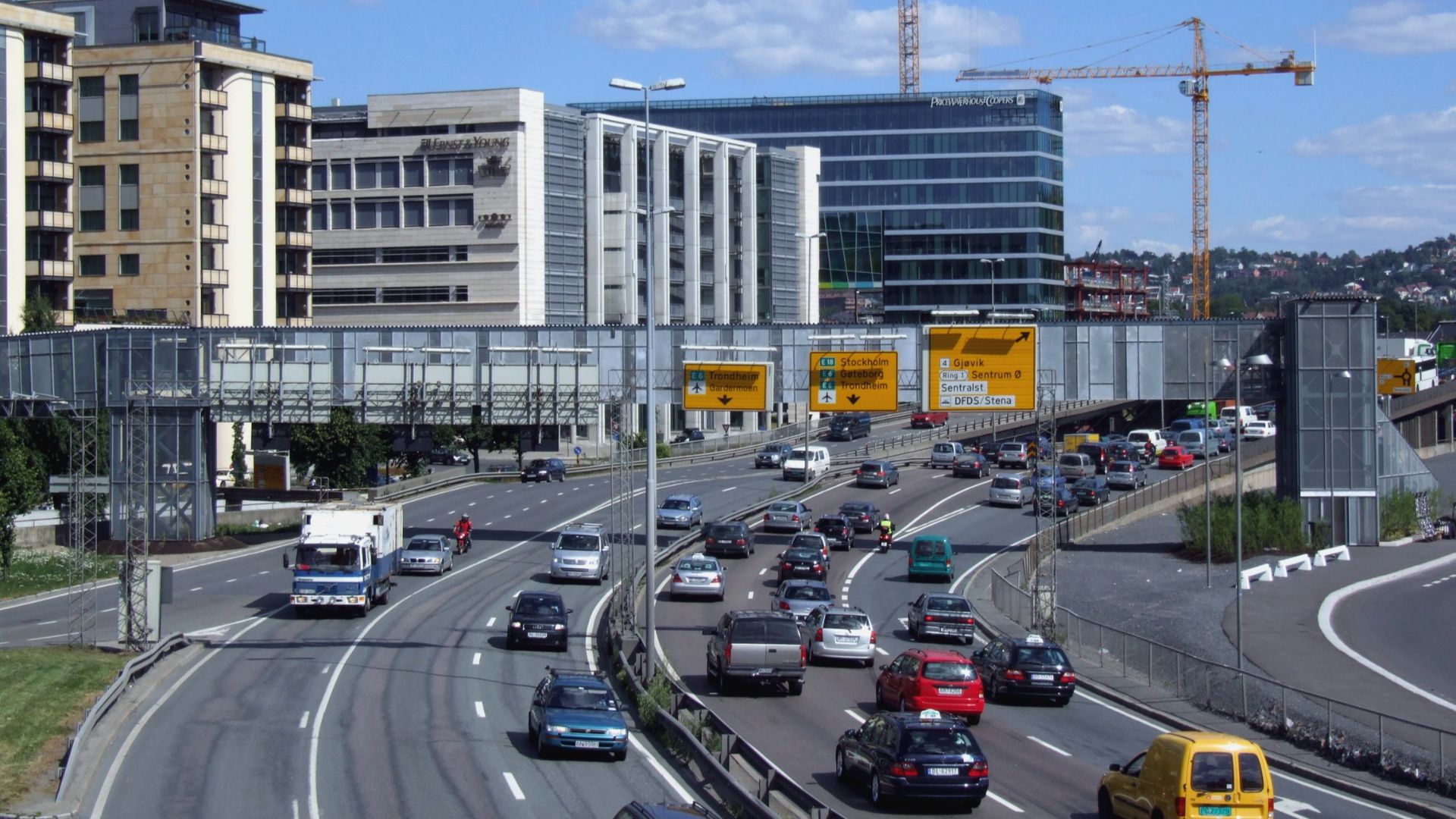 File:Traffic in Oslo.JPG