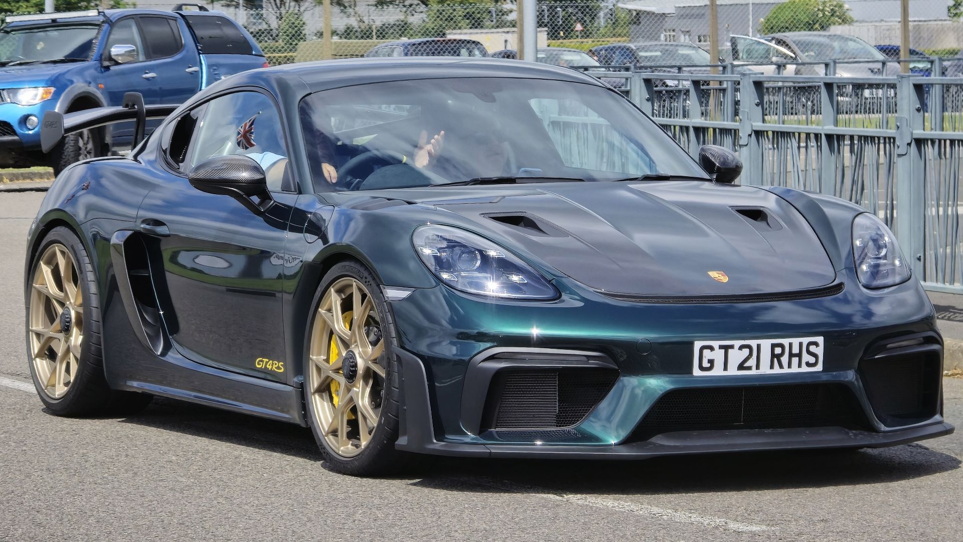 File:2024 Porsche 718 Cayman GT4 RS SCD24.jpg