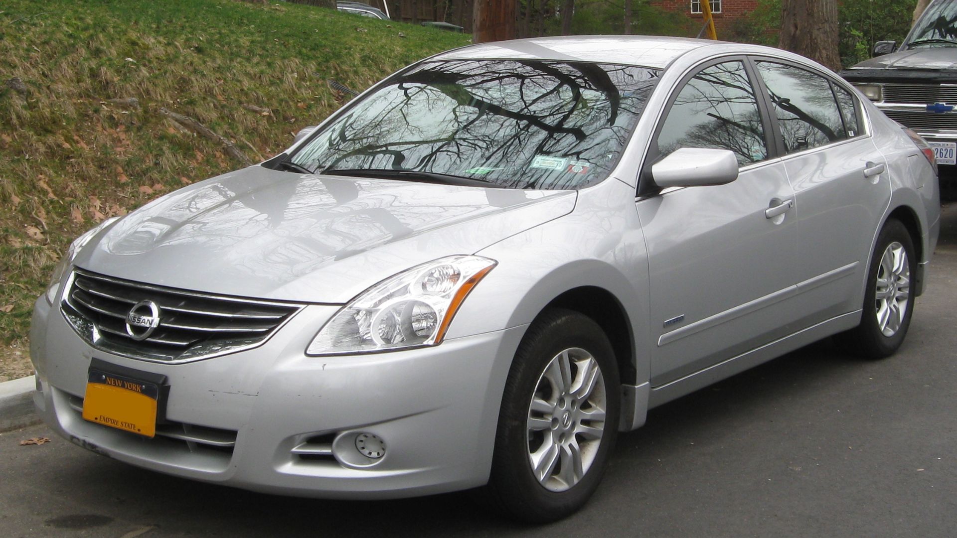 File:2011-2012 Nissan Altima Hybrid -- 03-16-2012.JPG