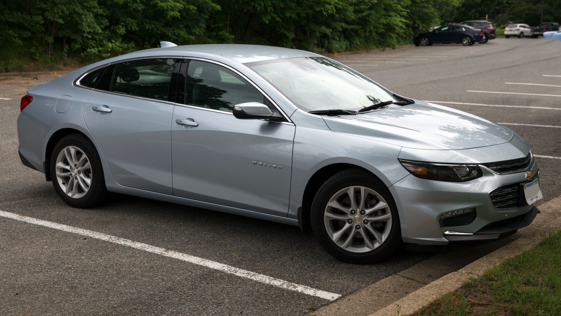 File:2017 Chevrolet Malibu Hybrid, front right.jpg