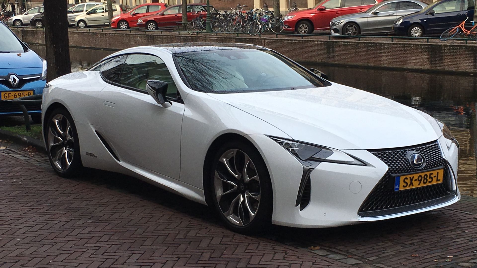 File:2018 Lexus LC 500h (31663804097).jpg