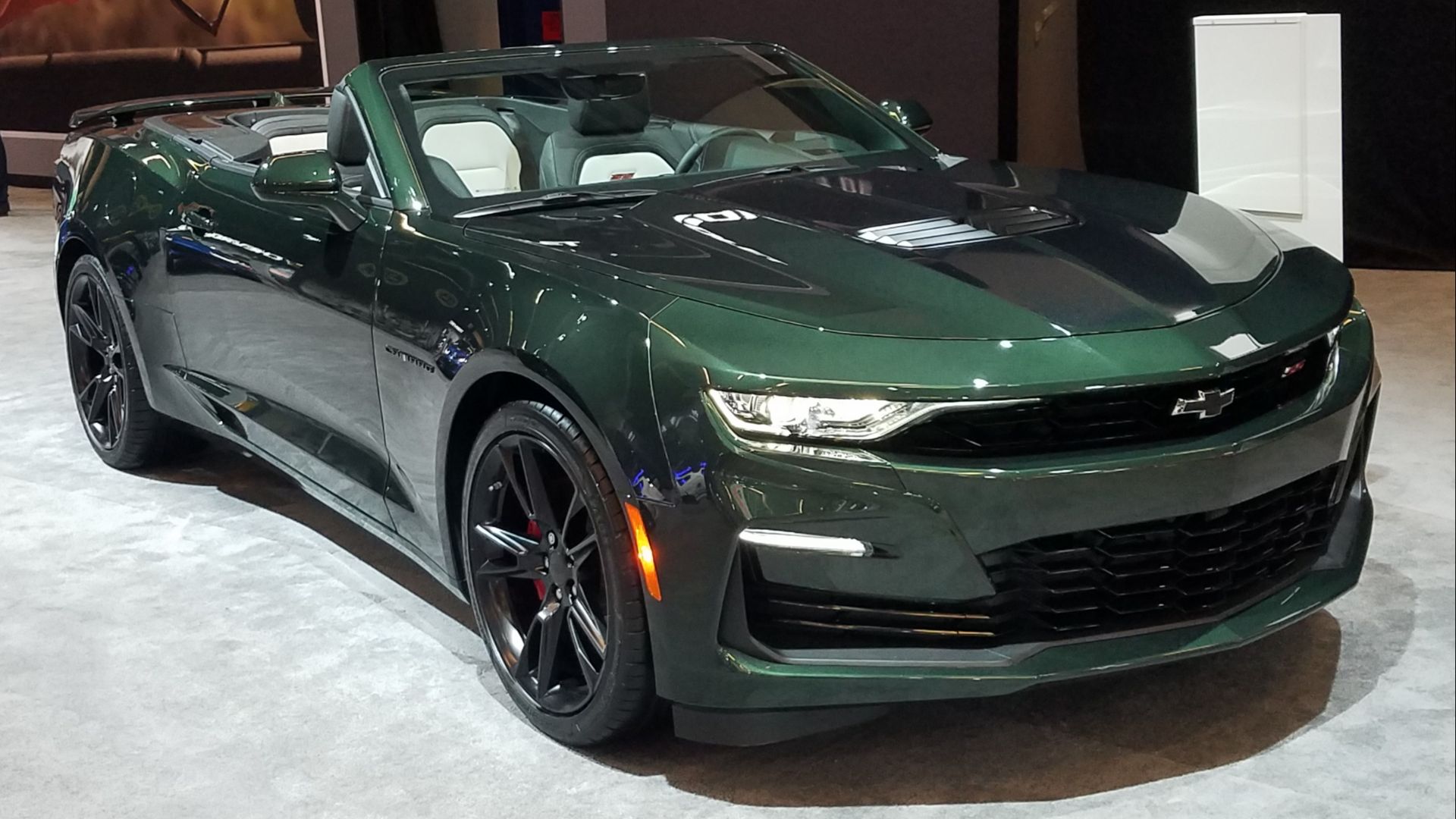 File:'20 Chevrolet Camaro Convertible (SIAM 2020).png