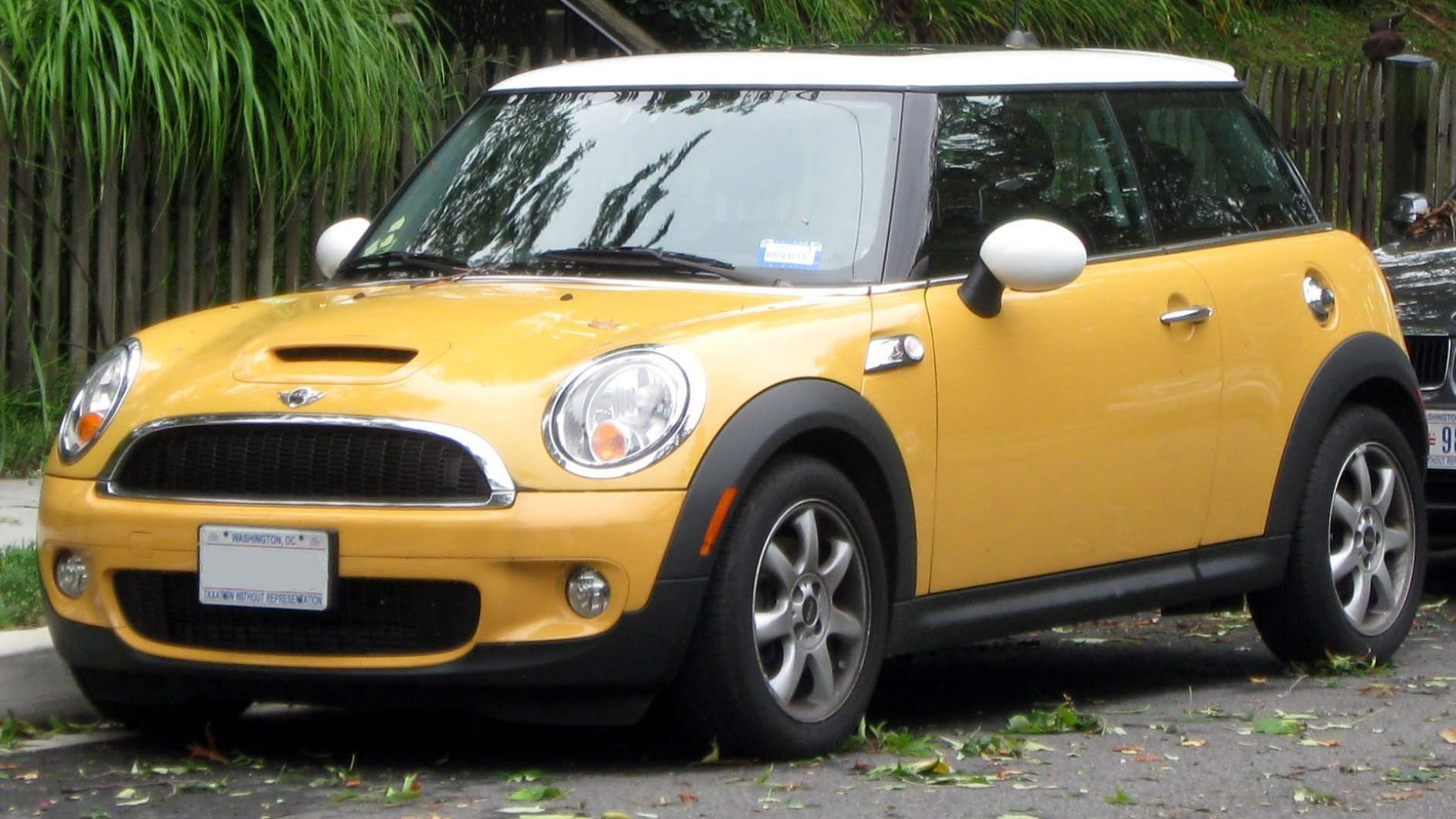 File:2007-2010 Mini Cooper S -- 08-28-2011.jpg