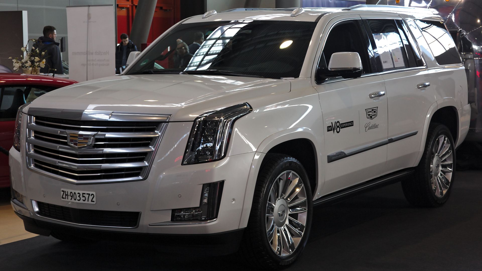 File:Cadillac Escalade 1Y7A6096.jpg