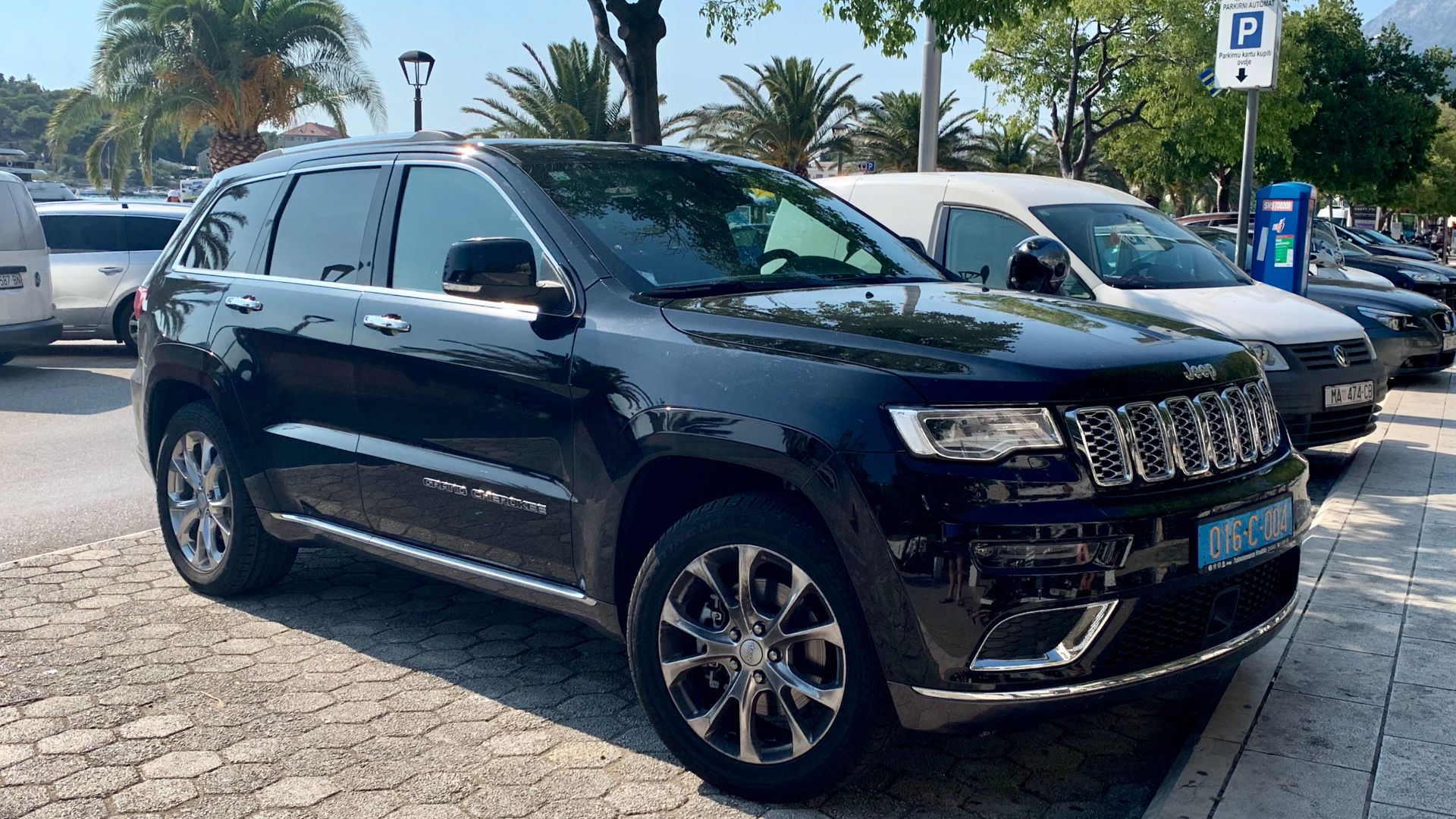 File:Jeep Grand Cherokee 2017 Makarska.jpg