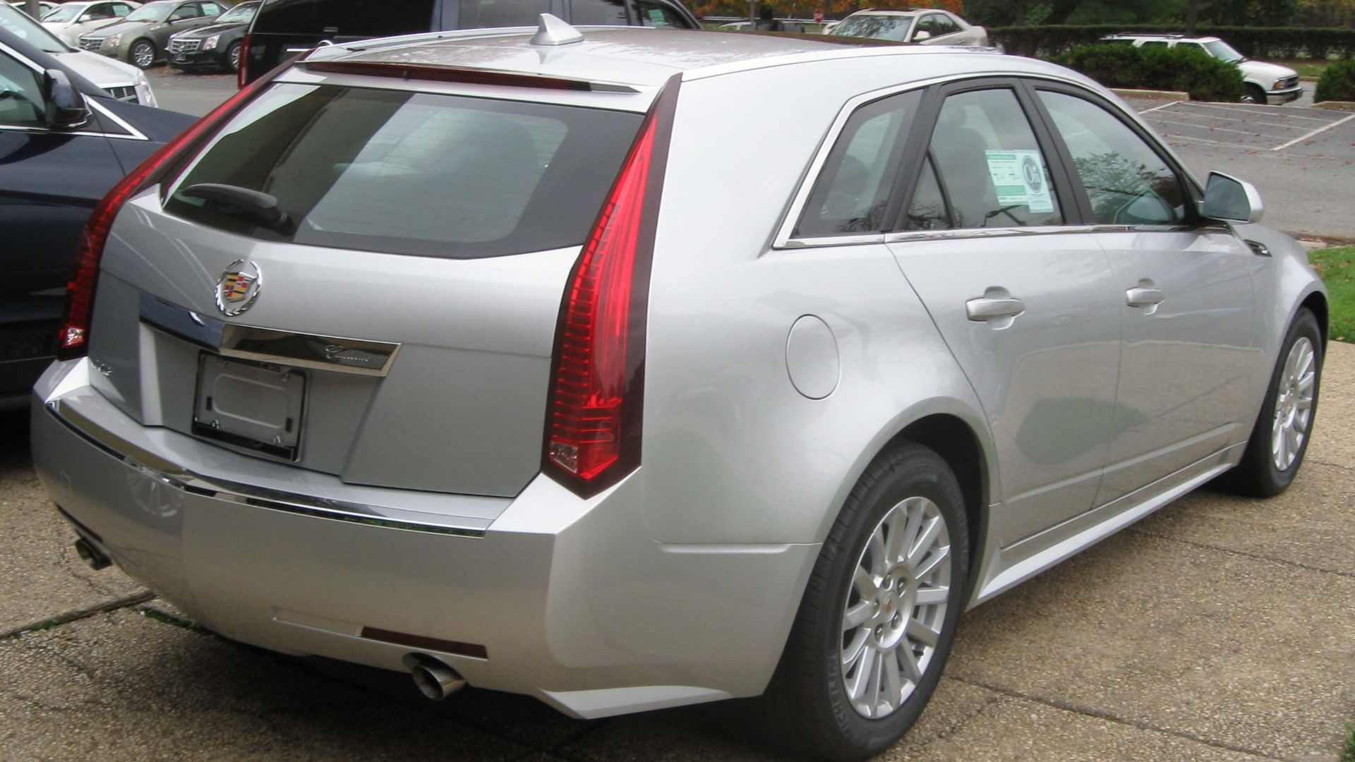 File:2010 Cadillac CTS wagon rear -- 10-30-2009.jpg
