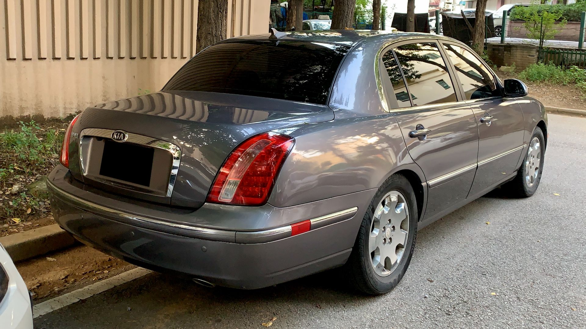 File:00 kia amanti 2.jpg