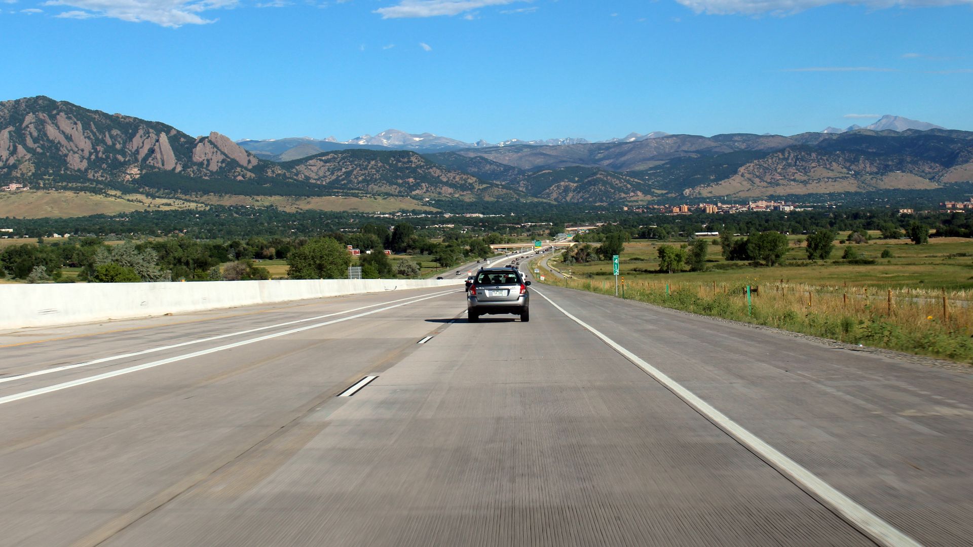File:Descending Boulder Denver Turnpike Into Boulder.jpg