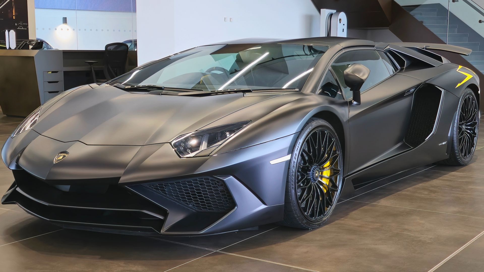 File:Lamborghini Aventador SV 25.jpg