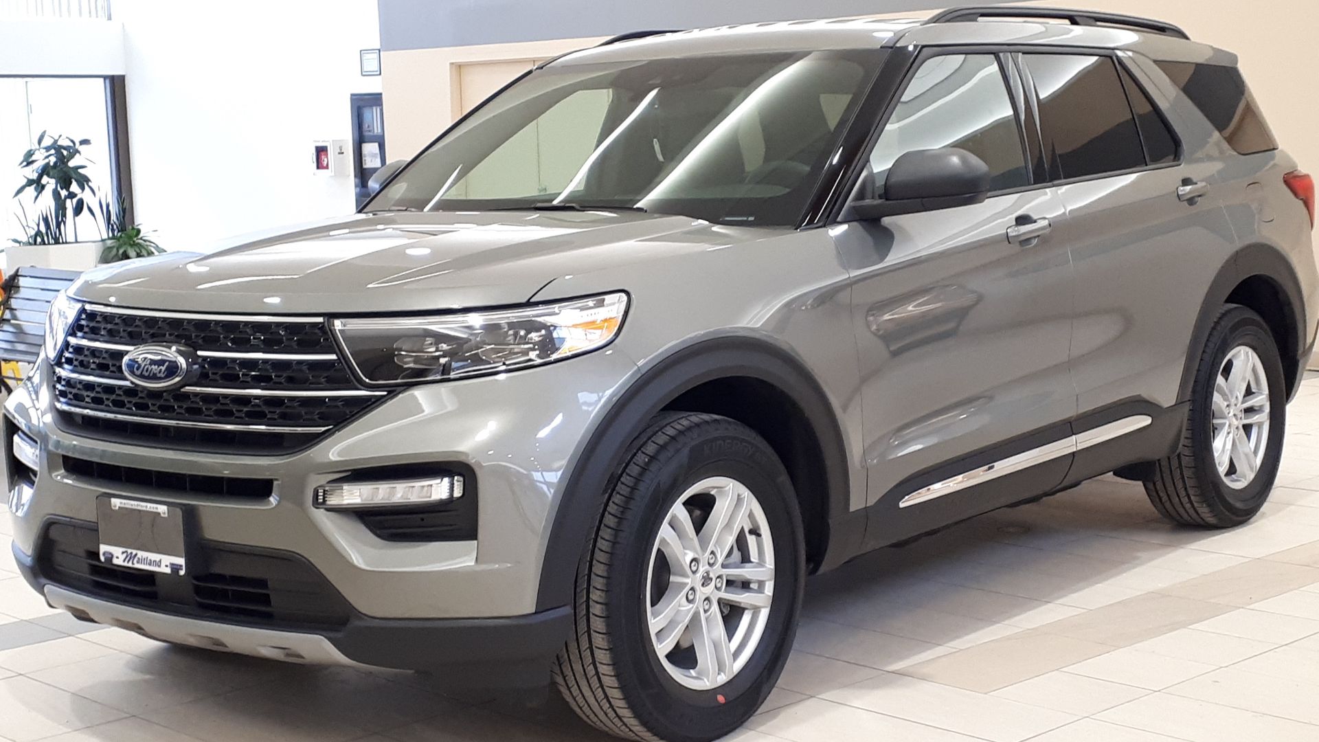 File:2020 Ford Explorer XLT 02-15-2020 Front.jpg