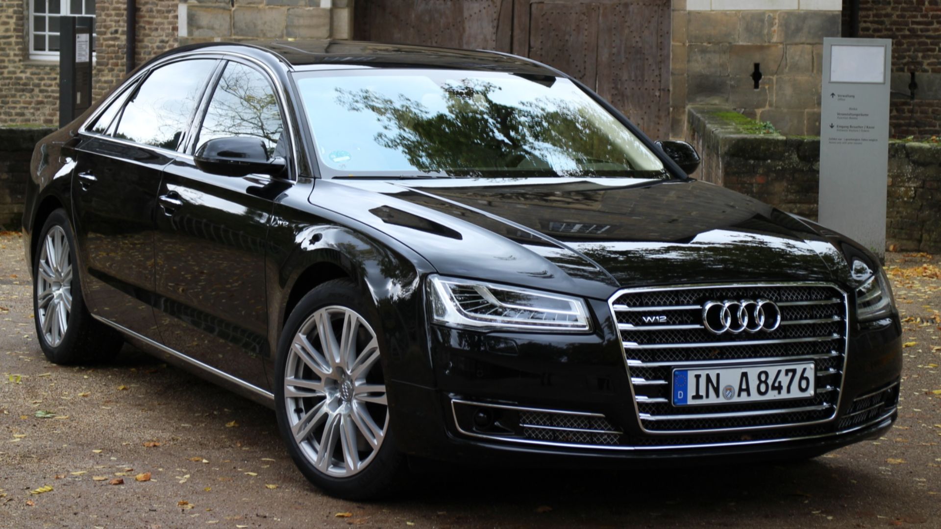File:Audi A8 2013 (11209850785).jpg