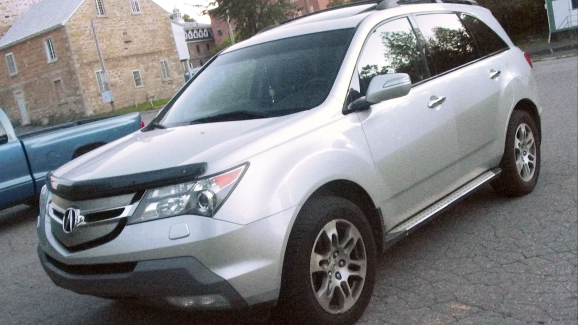 File:'07-'09 Acura MDX (Auto classique Ste-Rose '11).JPG