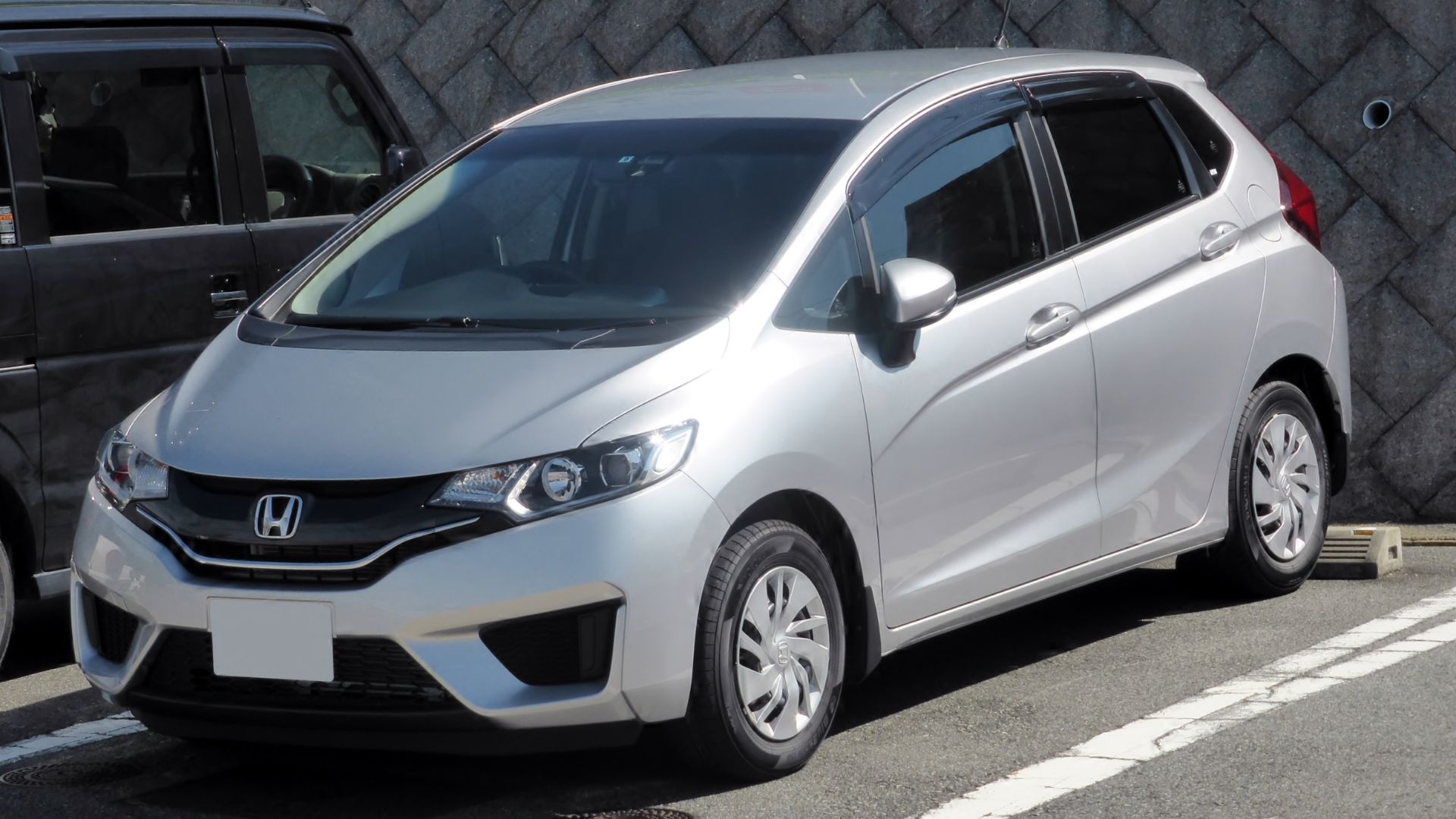 File:Honda FIT 13G (GK3) front.jpg