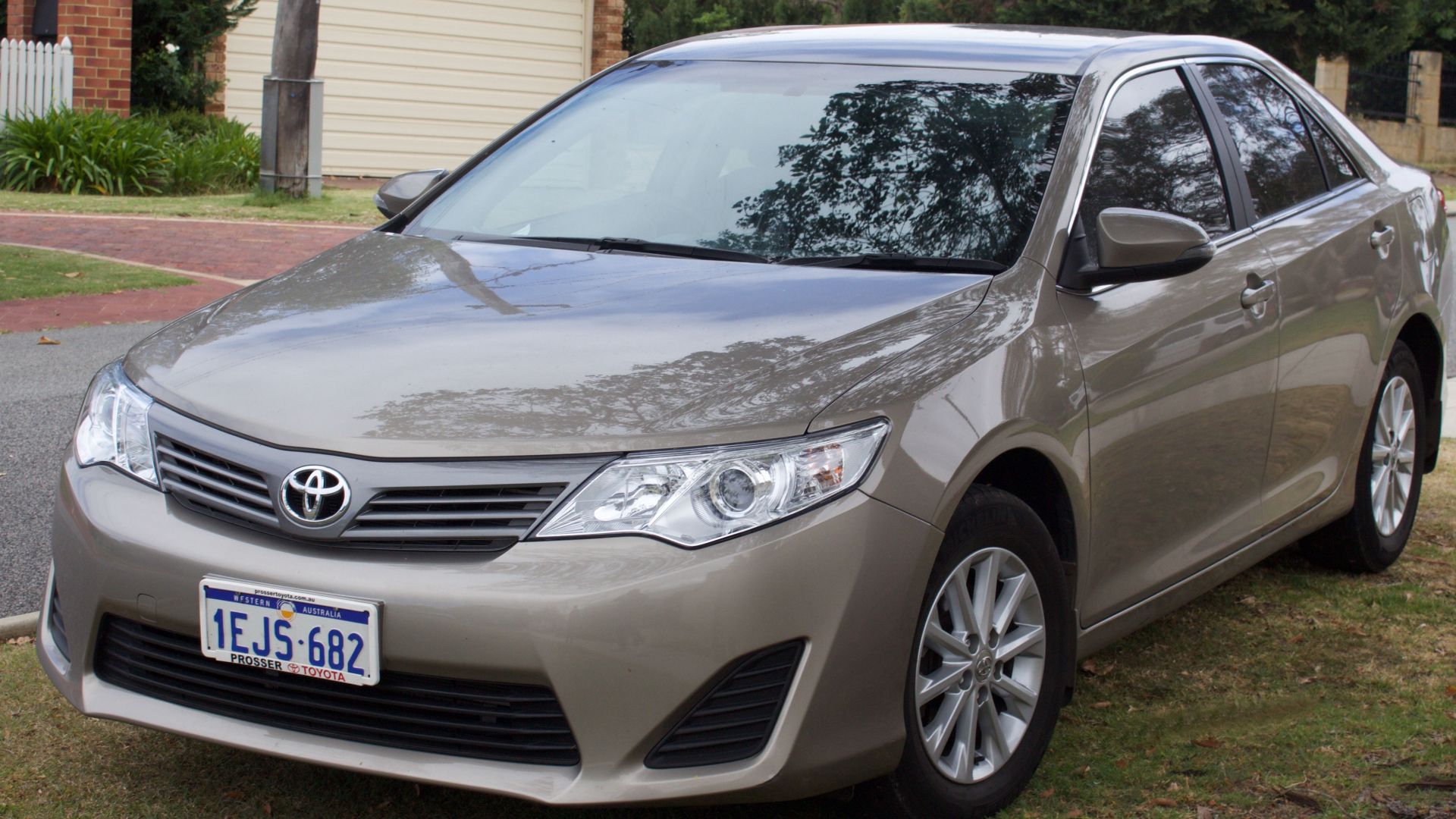 File:2013 Toyota Camry (ASV50R) Altise sedan (2015-10-18) 01.jpg