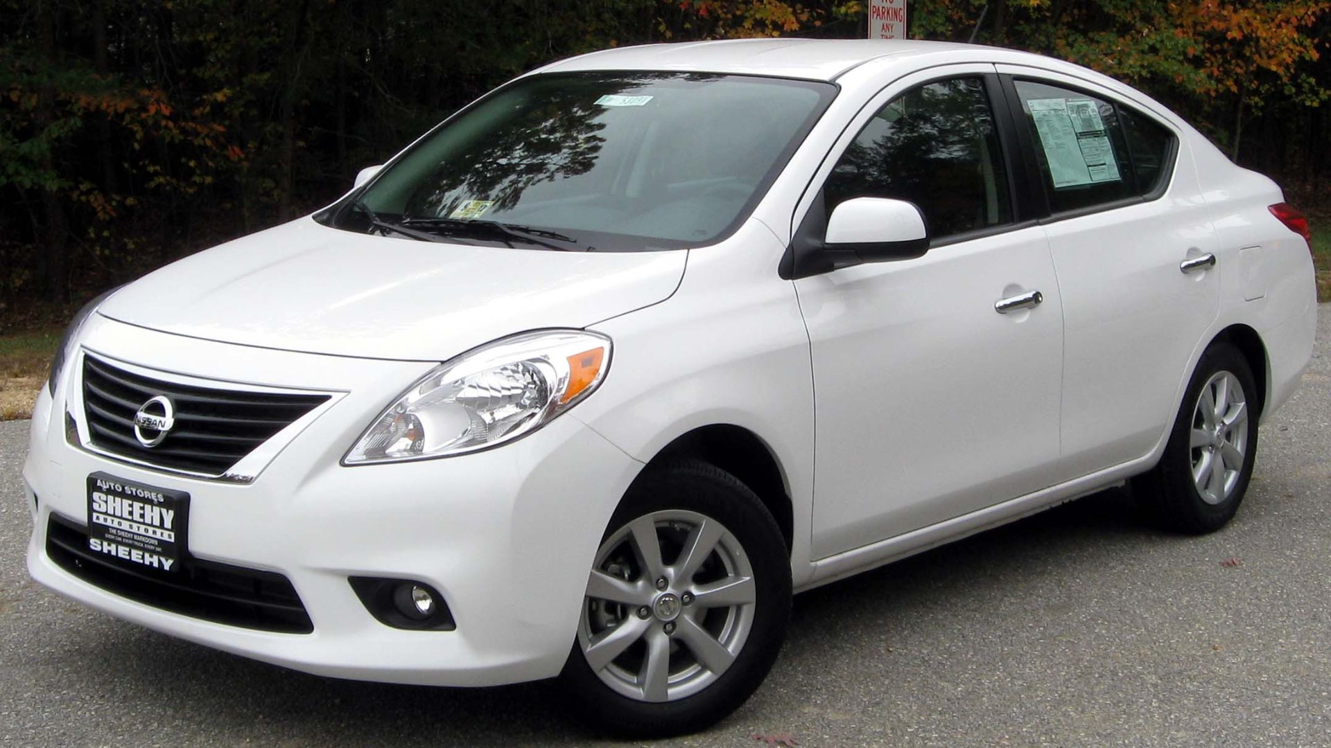 File:2012 Nissan Versa SL -- 10-28-2011.jpg