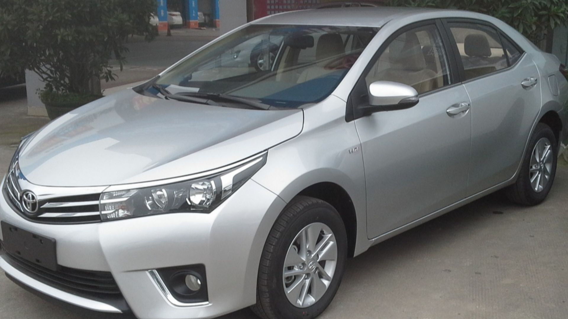 File:Toyota Corolla E180 sedan 2 China 2016-04-01.jpg